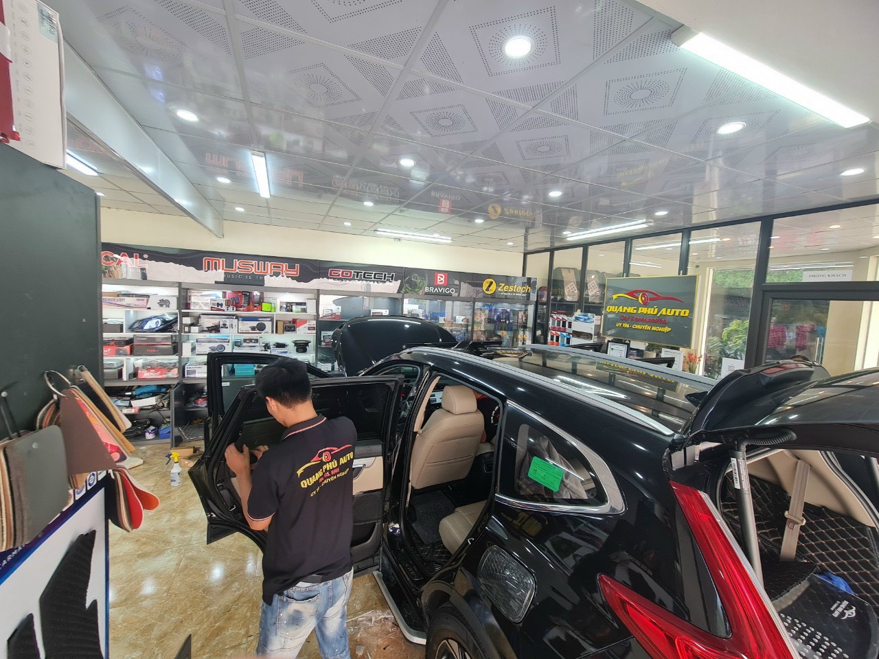 Quang Phú auto lắp nội thất ô tô Bắc Ninh 