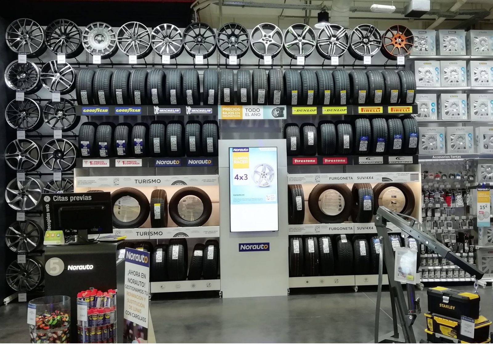 Phụ kiện độ nội thất ô tô tại Bắc Ninh